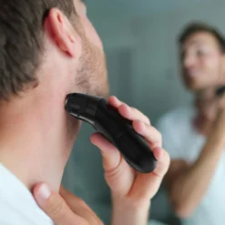 Li Compact Travel Shaver -By Anna hair studio 7066 017 Battery Travel Shaver Lifestyle JPG Low 1024x1024 1