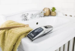 2 In 1 Vacuum Stubble & Beard Trimmer -By Anna hair studio 9870 800 Vacuum Trimmer 2 High 1024x691 1